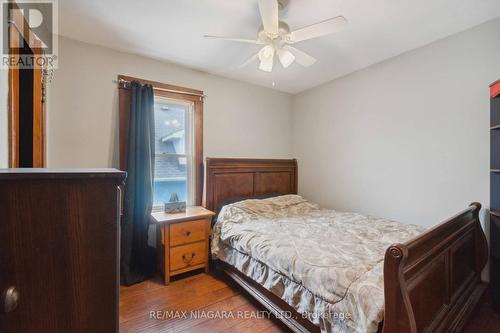 100 Elgin Street, Port Colborne, ON - Indoor Photo Showing Bedroom