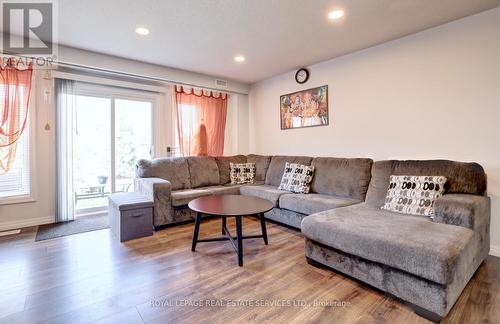 564 Blair Creek Drive, Kitchener, ON - Indoor Photo Showing Living Room