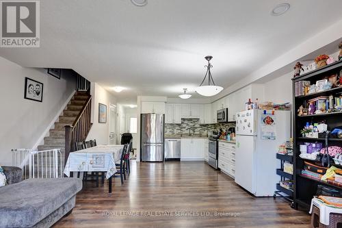 564 Blair Creek Drive, Kitchener, ON - Indoor Photo Showing Kitchen