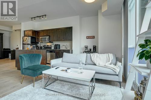 383 - 209 Fort York Boulevard, Toronto, ON - Indoor Photo Showing Living Room