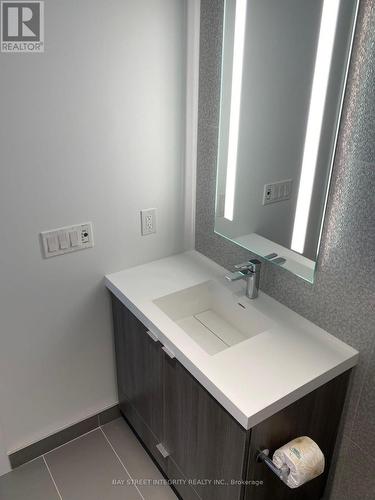 2805 - 575 Bloor Street E, Toronto, ON - Indoor Photo Showing Bathroom