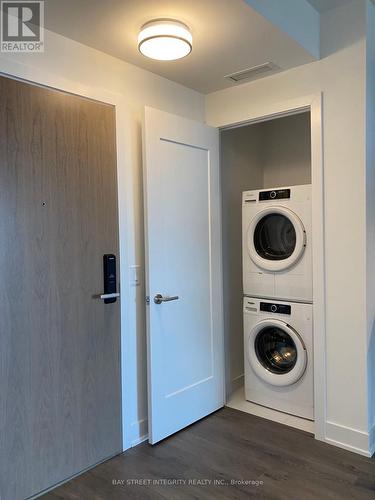 2805 - 575 Bloor Street E, Toronto, ON - Indoor Photo Showing Laundry Room