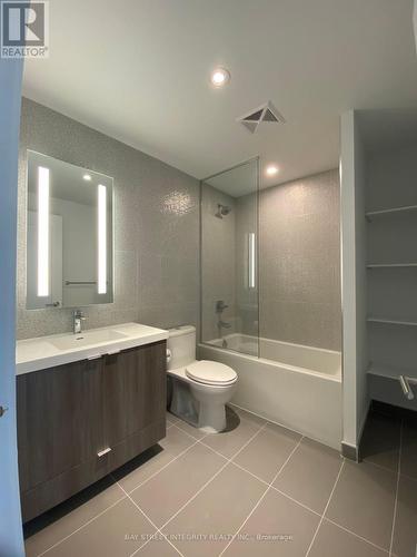 2805 - 575 Bloor Street E, Toronto, ON - Indoor Photo Showing Bathroom