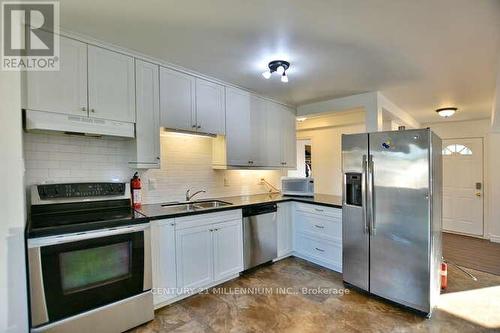 24 Mason Road, Collingwood, ON - Indoor Photo Showing Kitchen With Double Sink With Upgraded Kitchen