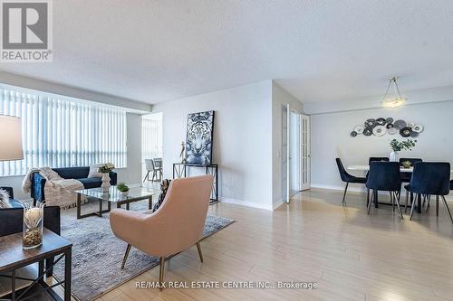 1905 - 35 Kingsbridge Garden Circle W, Mississauga, ON - Indoor Photo Showing Living Room