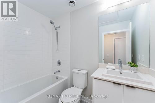 207 - 55 Duke Street W, Kitchener, ON - Indoor Photo Showing Bathroom