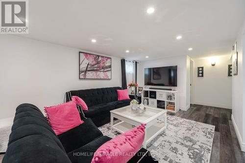 79 Castlefield Drive, Hamilton, ON - Indoor Photo Showing Living Room