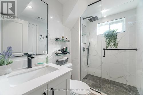 79 Castlefield Drive, Hamilton, ON - Indoor Photo Showing Bathroom