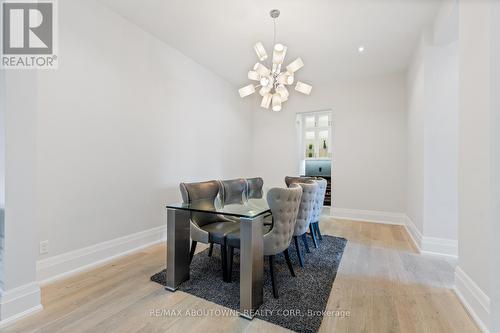 2209 Sloane Drive, Oakville, ON - Indoor Photo Showing Dining Room