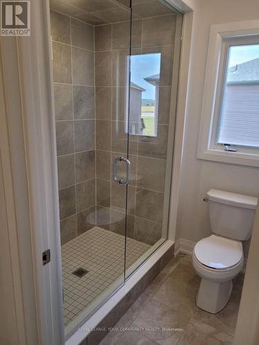 47 Bud Leggett Crescent, Georgina, ON - Indoor Photo Showing Bathroom