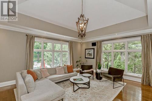 503 Meadow Wood Road, Mississauga, ON - Indoor Photo Showing Living Room