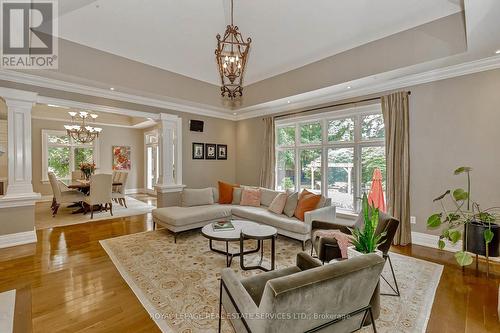 503 Meadow Wood Road, Mississauga, ON - Indoor Photo Showing Living Room