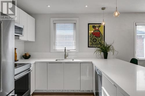 47 Cynthia Road, Toronto, ON - Indoor Photo Showing Kitchen