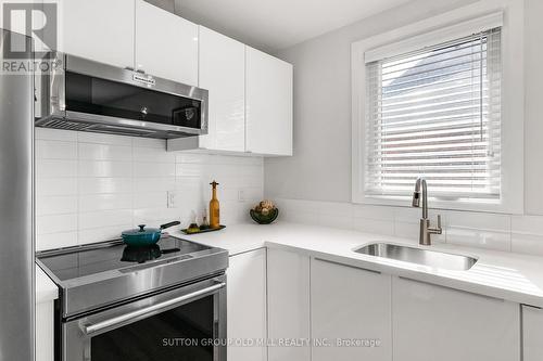 47 Cynthia Road, Toronto, ON - Indoor Photo Showing Kitchen