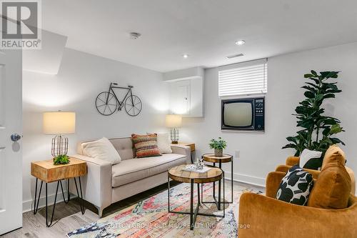 47 Cynthia Road, Toronto, ON - Indoor Photo Showing Living Room