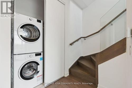 512 - 950 Portage Parkway, Vaughan, ON - Indoor Photo Showing Laundry Room