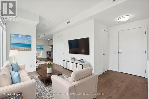 512 - 950 Portage Parkway, Vaughan, ON - Indoor Photo Showing Living Room