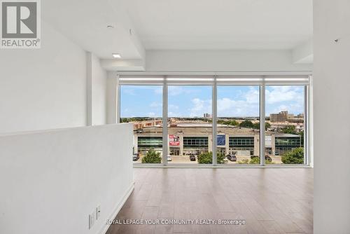 512 - 950 Portage Parkway, Vaughan, ON - Indoor Photo Showing Other Room