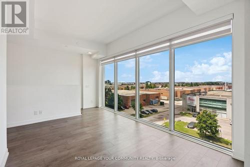 512 - 950 Portage Parkway, Vaughan, ON - Indoor Photo Showing Other Room