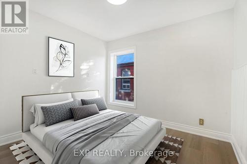 88 Clyde Street, Hamilton, ON - Indoor Photo Showing Bedroom