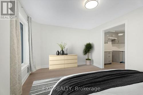 88 Clyde Street, Hamilton, ON - Indoor Photo Showing Bedroom