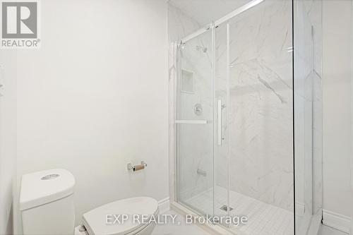 88 Clyde Street, Hamilton, ON - Indoor Photo Showing Bathroom