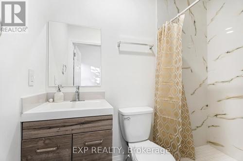 88 Clyde Street, Hamilton, ON - Indoor Photo Showing Bathroom