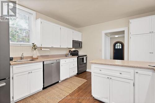 295 Plains Road W, Burlington, ON - Indoor Photo Showing Kitchen