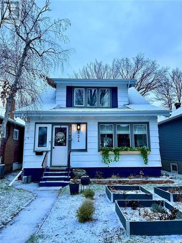 824 4Th Avenue N, Saskatoon, SK - Outdoor With Facade