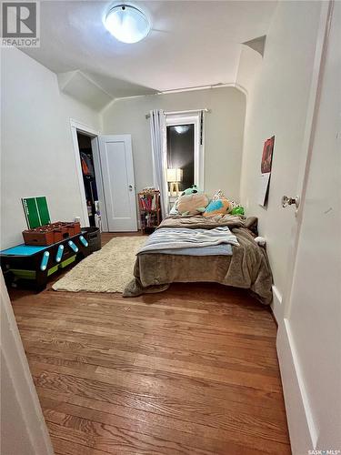 824 4Th Avenue N, Saskatoon, SK - Indoor Photo Showing Bedroom