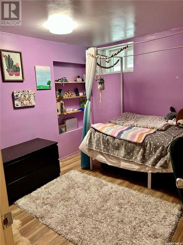 824 4Th Avenue N, Saskatoon, SK - Indoor Photo Showing Bedroom