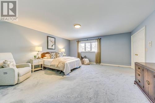 1935 Calgary Court, Mississauga, ON - Indoor Photo Showing Bedroom