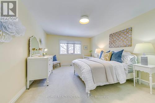 1935 Calgary Court, Mississauga, ON - Indoor Photo Showing Bedroom