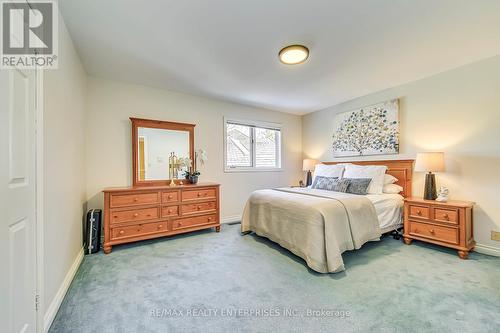 1935 Calgary Court, Mississauga, ON - Indoor Photo Showing Bedroom