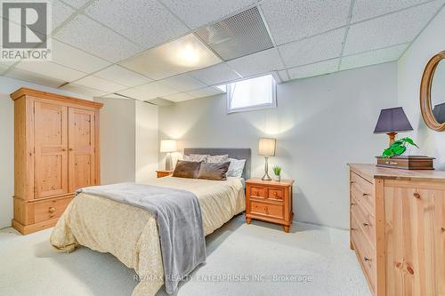 1935 Calgary Court, Mississauga, ON - Indoor Photo Showing Bedroom