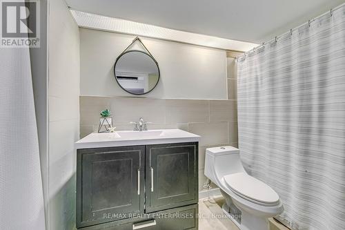 1935 Calgary Court, Mississauga, ON - Indoor Photo Showing Bathroom