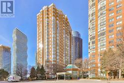 1604 - 335 WEBB DRIVE  Mississauga, ON L5B 4A1