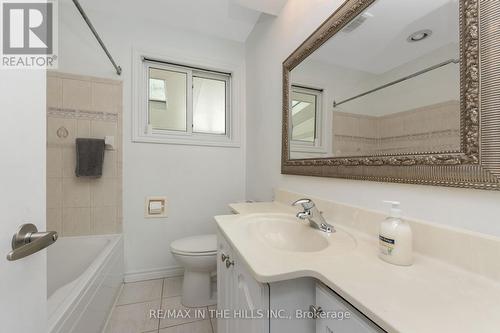 45 Algoma Crescent, Hamilton, ON - Indoor Photo Showing Bathroom