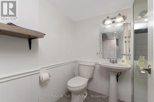 45 Algoma Crescent, Hamilton, ON - Indoor Photo Showing Bathroom