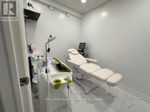 102 - 7163 Yonge Street, Markham, ON 