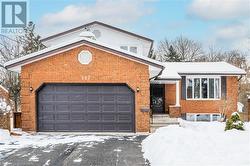 567 RUSTIC Drive  Waterloo, ON N2K 2A4