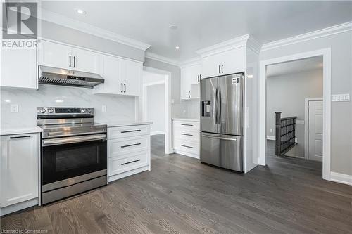 567 Rustic Drive, Waterloo, ON - Indoor Photo Showing Kitchen With Upgraded Kitchen