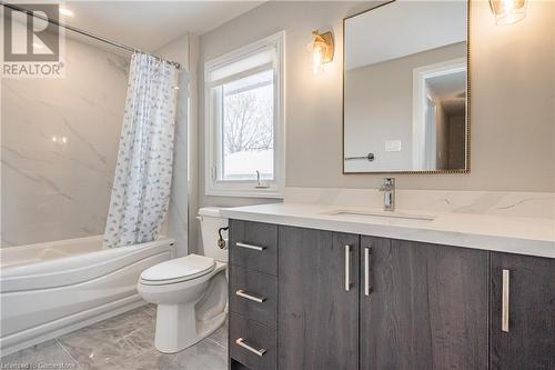 567 Rustic Drive, Waterloo, ON - Indoor Photo Showing Bathroom