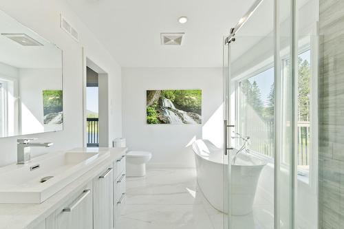 Salle de bains - 80 Ch. Lebel, Saint-Herménégilde, QC - Indoor Photo Showing Bathroom