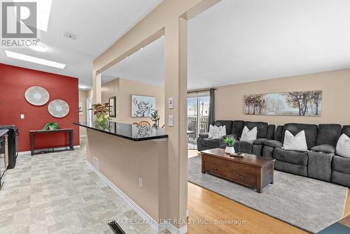 2 Ronaldshay Avenue, Hamilton, ON - Indoor Photo Showing Living Room