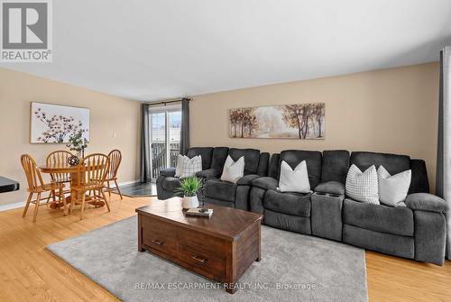 2 Ronaldshay Avenue, Hamilton, ON - Indoor Photo Showing Living Room