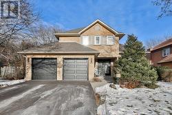 411 BARCLAY CRESCENT  Oakville, ON L6J 6H8