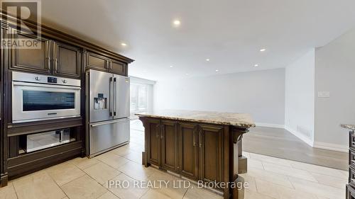 349 Enfield Road, Burlington, ON - Indoor Photo Showing Kitchen With Stainless Steel Kitchen