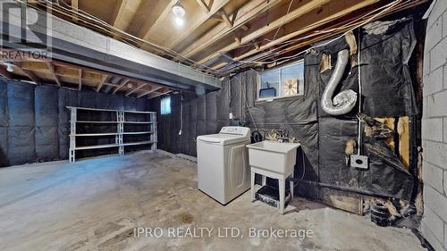 349 Enfield Road, Burlington, ON - Indoor Photo Showing Laundry Room