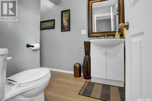 330 Dalgliesh Drive, Regina, SK - Indoor Photo Showing Bathroom